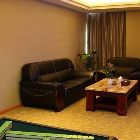 Jinyan Hotel Canton Esterno foto
